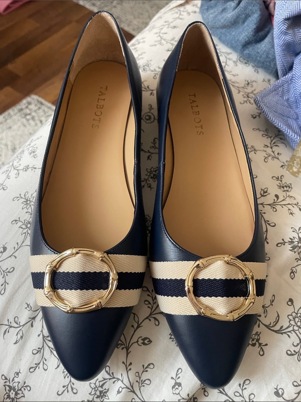 Talbots Navy and Cream Striped Band Pointed Toe Flats Gold Buckle great cond